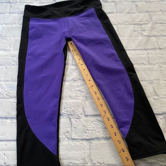 Fabletics Sydnee Capri Pants Leggings EUC XS/S - Picture 7 of 10